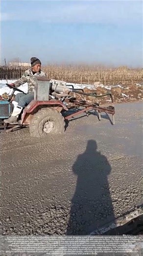 Concrete compaction for rural roads – good tools and machinery improve work efficiency.