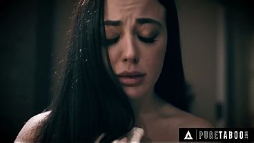ЧИСТОЕ ТАБУ. Хитрая Пейдж Оуэнс обманывает свою девушку Уитни Райт, чтобы удовлетворить своего извращенного отчима.