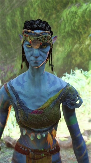 Blue Alien Avatar Navigates Jungle, Prepares for Confrontation #shorts