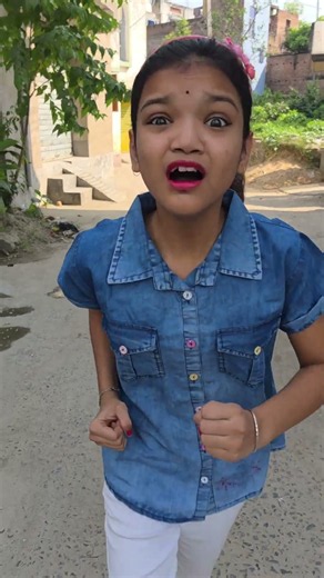 Kind little daughter finds shoes for her older mother || Kihd girl, find shoes for my mother#Shorts