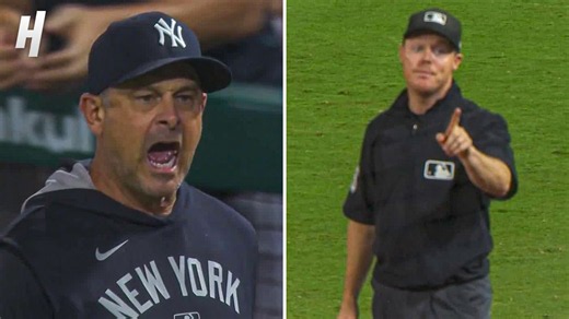 Aaron Boone gets TOSSED from the game and is FURIOUS 😡