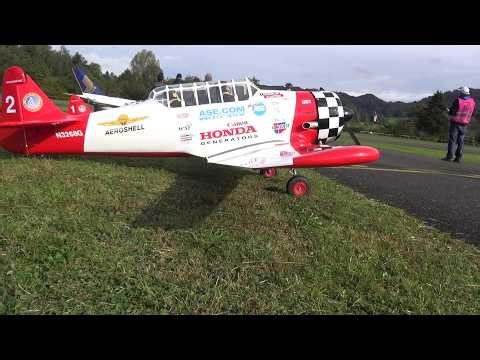 2x Giant AT6 RC Radial Engine Scale Model Airplanes