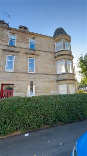 Sold at over home report. 2/1, 70 Ledard Road, Battlefield, Glasgow, G42 9SX