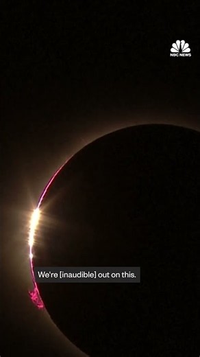 Total solar eclipse reaches Iceland