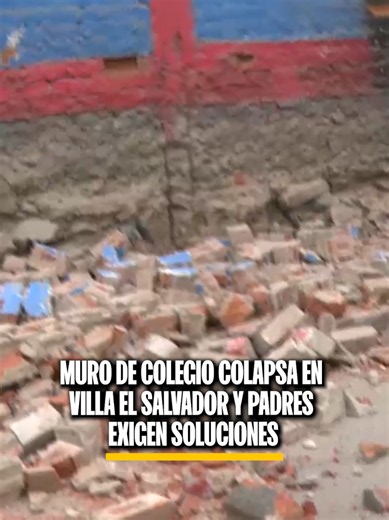 🚨Más de 50 metros del muro perimétrico del colegio José Carlos Mariátegui colapsaron en Villa El Salvador, dejando expuestos a los escolares y generando preocupación entre los padres de familia. Las familias alertan que otros tramos de la estructura también podrían desplomarse y exigen una intervención urgente para garantizar la seguridad de los estudiantes. La situación vuelve a poner en evidencia las condiciones de infraestructura que enfrenta el plantel.