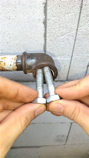 Genius DIY plumbing trick! How to Remove Broken Faucet Threads from a Pipe #diy #plumbing #tips #ideas #tricks | Simple Creative