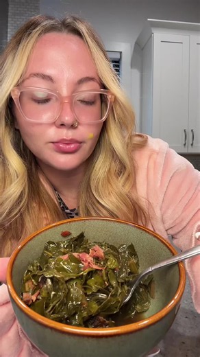 Let’s make some slow roasted collard greens 🥬🤤 | collard green