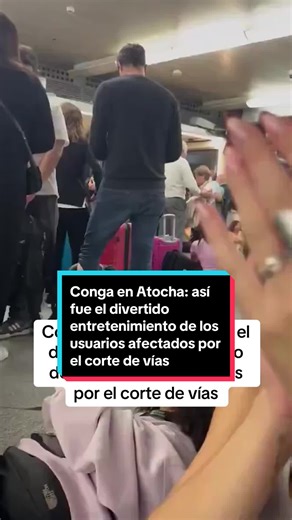 Caos en la Red Ferroviaria de España y Diversión en Atocha