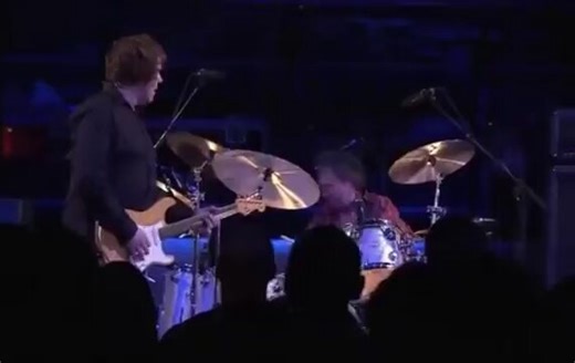 Gary Moore performing "Hey Joe" by Jimi Hendrix in London, England 2007.I don’t think you can get anyone to do a Hendrix cover better than the great Gary Moore.Technique, feeling, passion, virtuosity, perfect phrasing, creativity. One of the greatest Rock guitarists of all time.