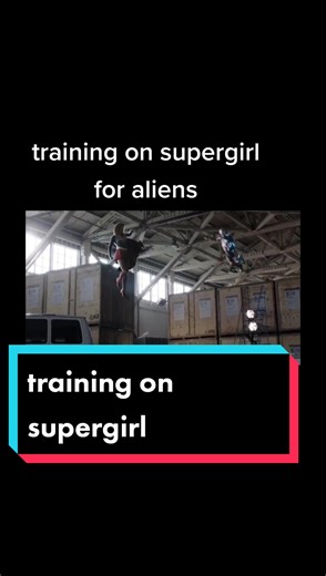 Supergirl Training to Fight Aliens with Team Flash and Arrowverse