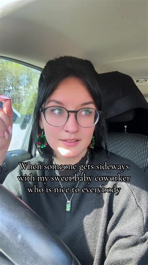 Because what you’re not gonna do is be ugly to my baby girl✋🏼 #customerservice #scarydogprivilege #whatwenotfinnado #dontdoit #ibite