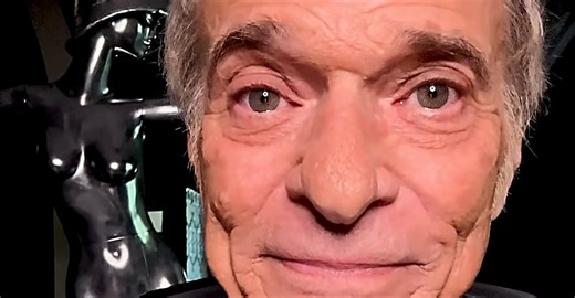 David Lee Roth's Emotional Acoustic 'Jump' Has Fans Wondering If He's Singing To Eddie Van Halen