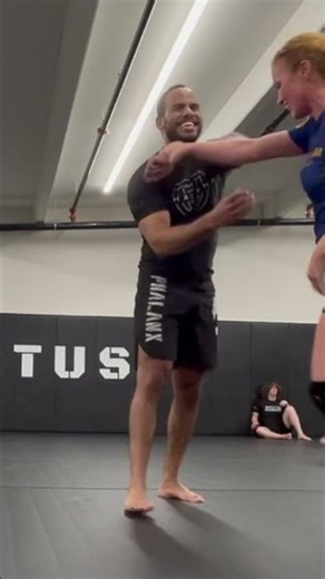 Nogi Wrist Grip to Underhook