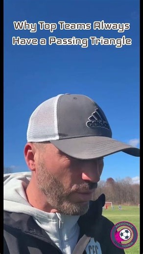 Why top teams always have passing triangles