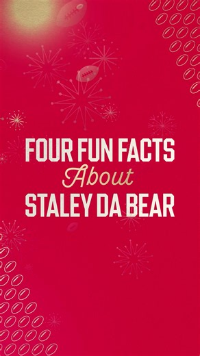 Consider this your Staley Da Bear crash course 🐻🏈 #HolidayTouchdown: A Bears Love Story premieres Saturday, October 17 at 8/7c, next day on @hallmarkplus