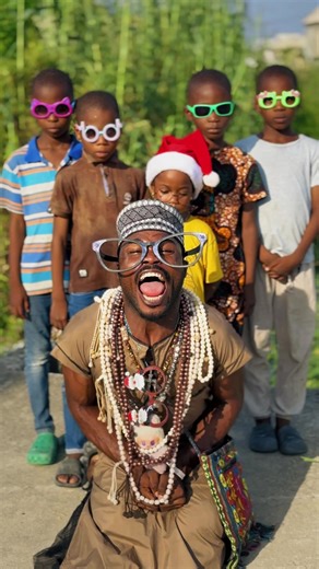 HAPPY NEW YEAR 🎊🎆 AND THANK YOU 800k FOLLOWERS 🙏🏾‼️ | happy new year