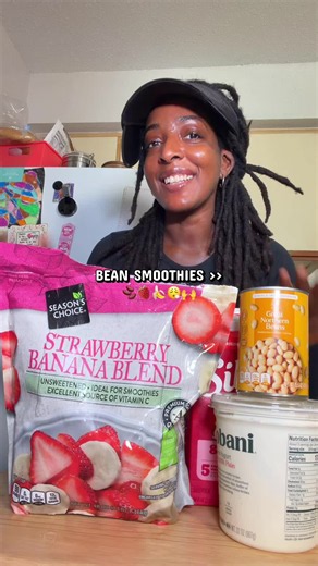 checkout my site for the full recipe 💗 strawberry banana bean smoothie! #fiber #beans #smoothies #beansmoothie