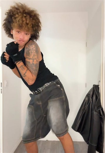 Vidéos de ωєѕℓєу явт (@wesley.rbt) avec CHANEL X SHINY - Jeremiah Custodio