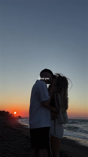 Exploring Greece with Julia Belza: A Romantic Journey