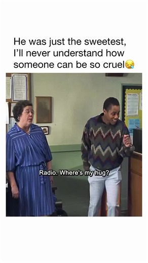 I don’t get how they thought that was funny 🎬: Radio Radio (2003) is a biographical sports drama film starring Cuba Gooding Jr. as James “Radio” Kennedy, a man with an intellectual disability, and Ed Harris as high school football coach Harold Jones, who mentors him in a small South Carolina town in the 1970s. Inspired by a true story, the film follows their deep friendship, which challenges the community’s prejudices and ultimately inspires them, though it received mixed reviews from critics. 
