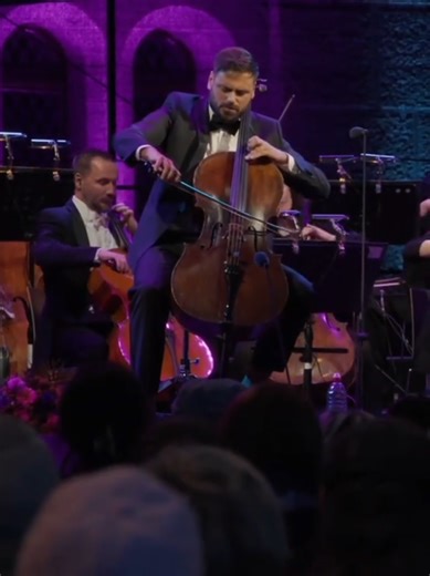 Let’s celebrate St. Stjepan Day with some magnificent music 🎶🙏 Live from the most beautiful castle in the world 🏰🎻