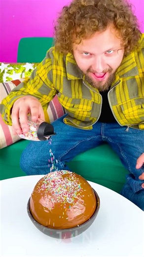 SURPRISE CAKE PRANK! 🎉 | Hilarious Water Balloon Trick - Loop #shorts