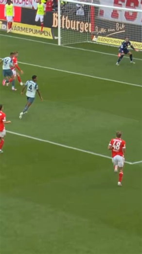 海外サッカー日本人ニュース on X: "佐野海舟の先読み守備を、マインツ公式日本語版が動画で紹介。 相手の動きを読み、ピンチの芽を摘む場面を切り取った。 公式は「佐野回収」と表現している。 #海外組 https://t.co/AigTEd5qHT" / X