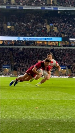 Tommy Freeman gifting tries in style 🎁 | #englandrugby #rugby