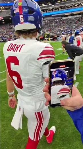 Taking a fan's phone to get a video of Jaxson Dart 🤳 #shorts #nfl #Giants #nygiants #newyorkgiants