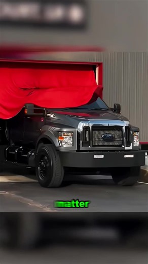Ford F-750 vs F-150: Why the F-750 Makes the F-150 Look Tiny