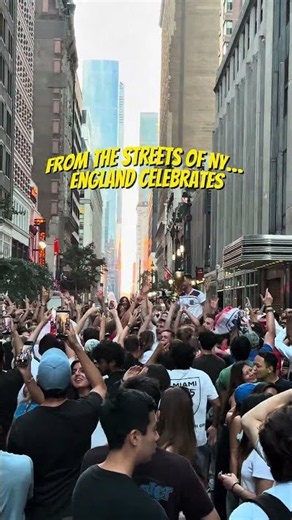 England Fans Celebrate World Cup Victory in Midtown Manhattan || ViralHog