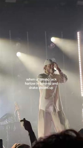 Drake pulled up to Jack Harlows concert tonight in Toronto 🤩via TT/ itshemxli https://t.co/I8D6TL4WbC