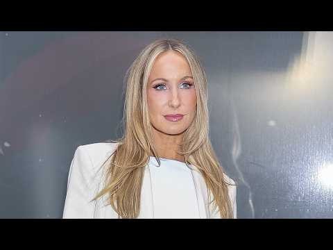 Nikki Glaser's Live TV Wardrobe Malfunction: A Hilarious Mishap!