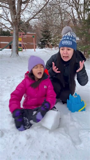 Mom’s snow prank on Ember 🏰😱🤣