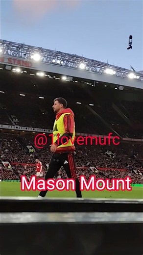 Mason Mount warm up at pitch side - Manchester United v Tottenham Hotspur 10Oct2026
