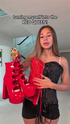 turning myself into the red queen from Alice in Wonderland for my halloween costume today! #aliceinwonderland #redqueen #cosplay #halloween #costumeideas best makeup artist ever @AirbrushHero Alice in the looking glass halloween costume inspiration