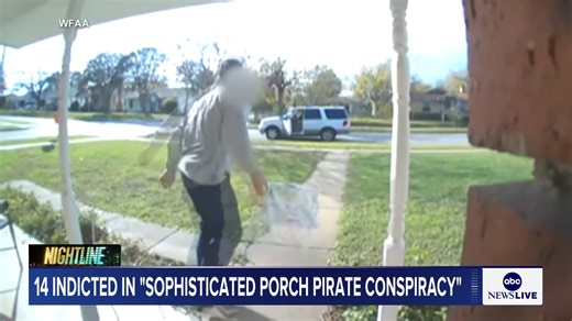 ’Twas the night before Christmas and outside the house, porch pirates are circling, looking to pounce. Authorities announced that 14 people were arrested last month in connection with a “sophisticated porch pirate conspiracy.” ABC News’ Aaron Katersky has the latest. #PorchPirates #Crime #Theft #News #ABCNews | ABC News Live