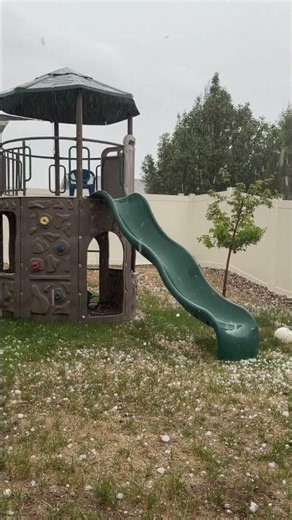 Golf Ball-Sized Hail Pummels Berthoud, Colorado || ViralHog