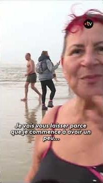 Bain revigorant dans l'océan pour le Nouvel An