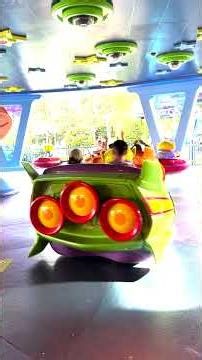 Alien Swirling Saucers - View from the Queue