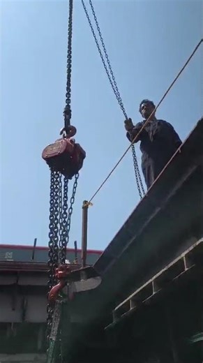 MAN D2876 Engine Removal | Pulling Engine from Engine Room to Ship Deck🚢⚙️. #MAN D2876#MarineEngine