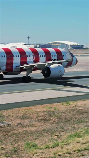Beautiful Red Striped Condor Airbus A321 Close Up! ✈️❤️ | #shorts #interstellar