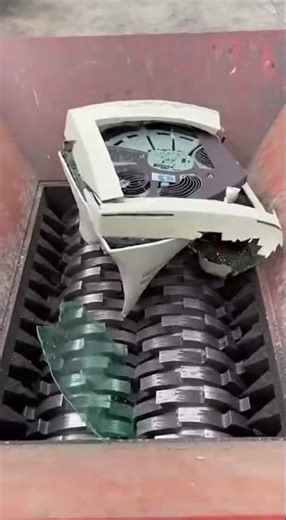 Keyboard, CPU & Monitor DESTROYED 😳 (ASMR Crushing)