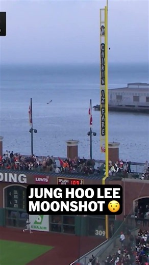 Jung Hoo Lee keeps it fair for a solo home run!