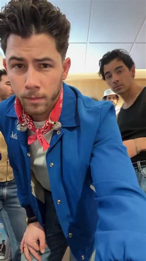 Nick Jonas dancing like the proudest husband to his wifey’s iconic track 🥹❤️ while his brothers jump in and make it even more special. #nickjonas | Zoom TV