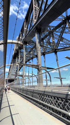 2026年10月25日，冒着高温酷暑徒步悉尼海港大桥#share#Sydney#HarbourBridge#walk#SydneyOperaHouse