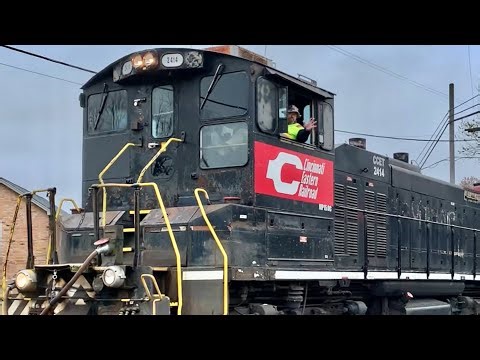 Railroad Switching In The Rain, Switcher & Geep Locomotives Pick 1 Car Out Of A Mile Of Cars, CCET