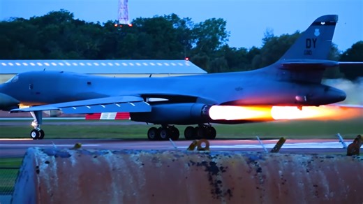 Watch a 400,000 lb aircraft explode off the runway - "No holding back"