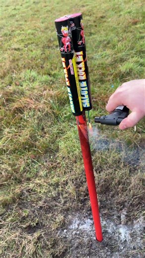 Dancing Red Devil Fireworks SALUT ROCKETS