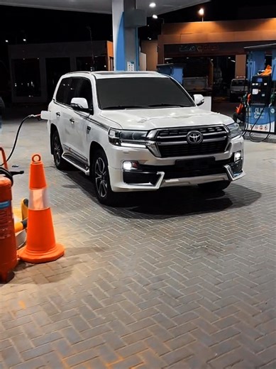 Ultimate V8 Engine Sound Experience for Car Lovers